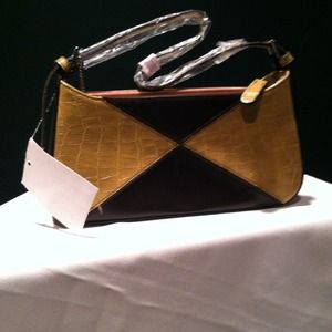 NWT. 2 tone brown/tan handbag.