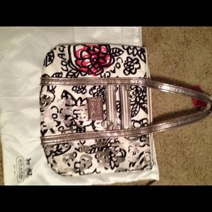 Coach poppy tote!