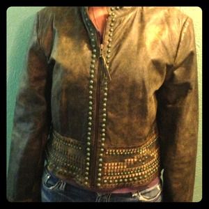 I am selling this jacket because it was too big.