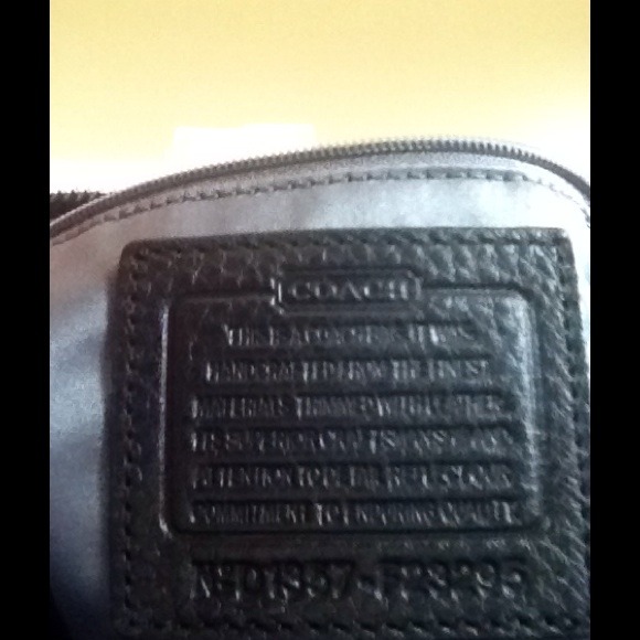 !!!!! SOLD!!!!!!!!!!   Coach bag PP$160 - Picture 3 of 4