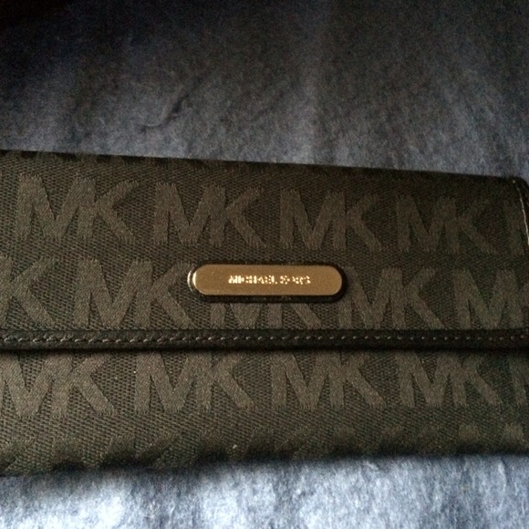 Michael kors wallet
