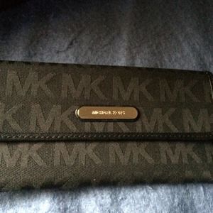 Michael kors wallet