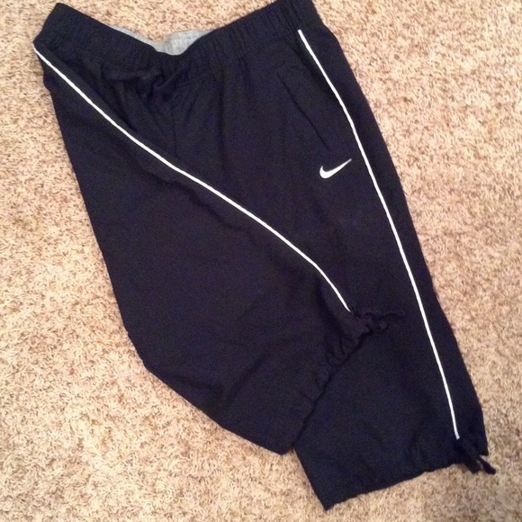 Capri athletic pants