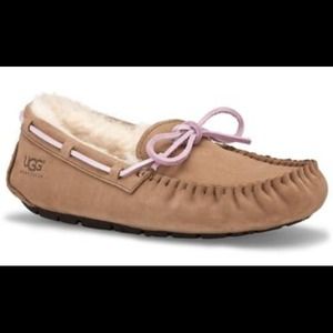 💯 AUTHENTIC beige fur moccasins with pink ties