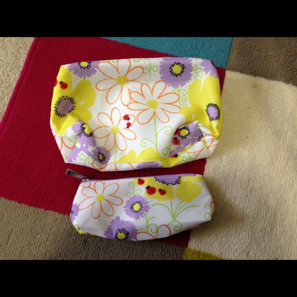 Accessories - Clinique make up bag