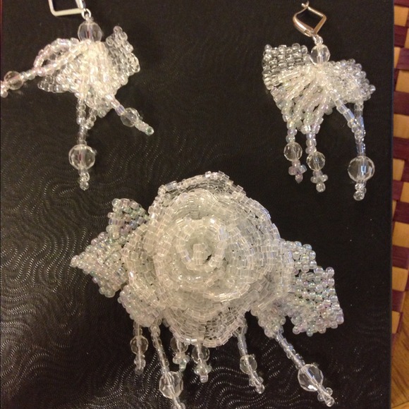 Broach and earrings set