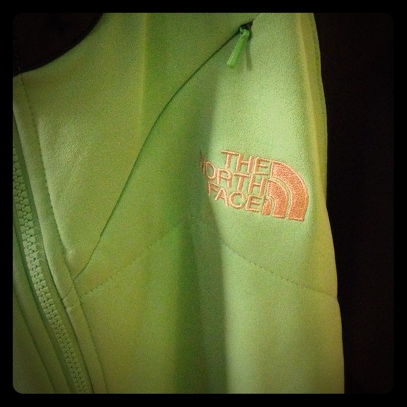 North face zip up 💙💚