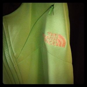 North face zip up 💙💚