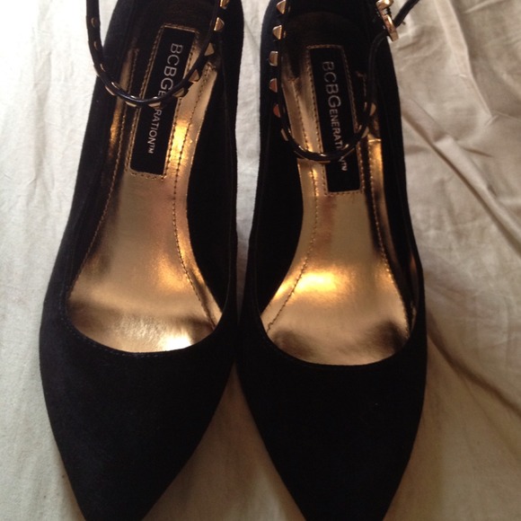 Sold offline----Bcbg velvet heels