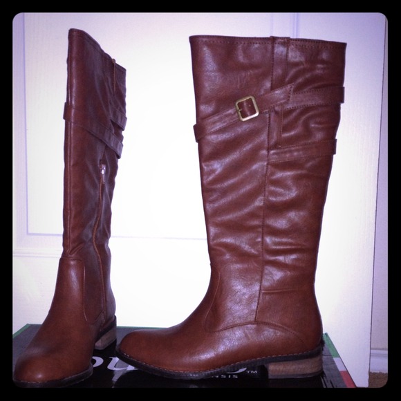 Bucco Cybil buckle boots!