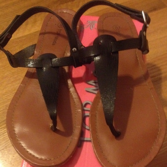 Sandals - Picture 2 of 2