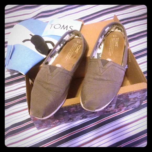 Toms