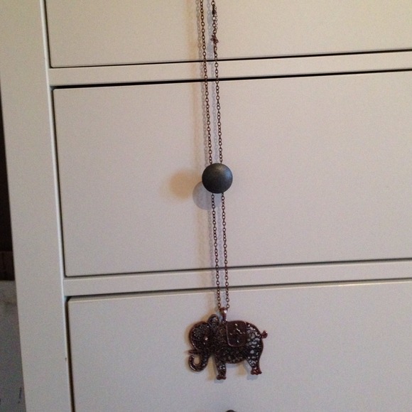 ❤️❤️SOLD❤️❤️Elephant Necklace - Picture 2 of 2