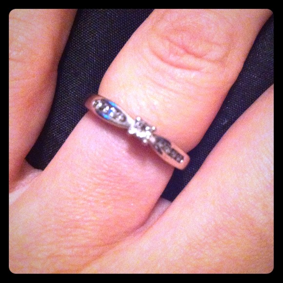 Engagment ring / promise ring