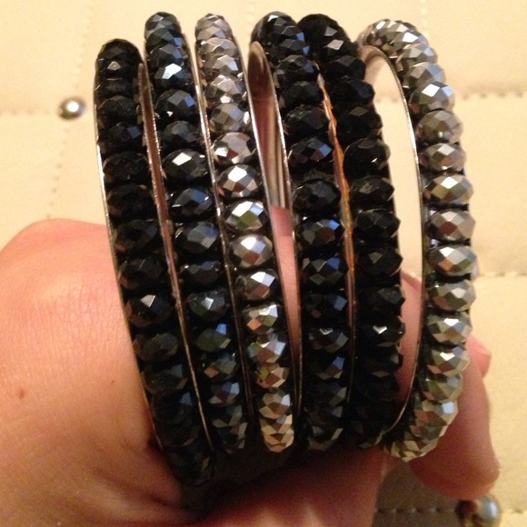 ❌Hold❌Bangle Bracelets. And black necklace