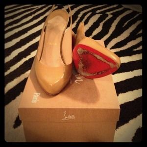Christian louboutin size 38 sling back. Classic