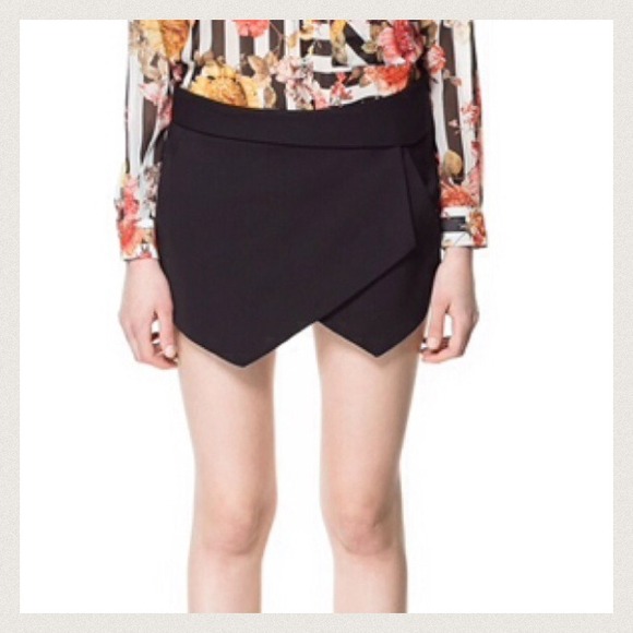 Black Zara Skort