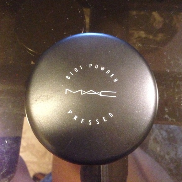 **SOLD** Mac powder