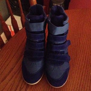 Royal blue wedge hill sneaker