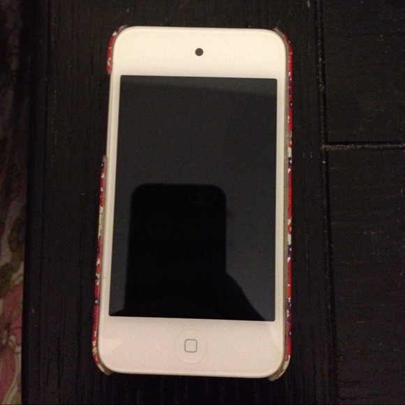 Reserved!!!!!!!! APPLE IPOD 4th generation 32GB