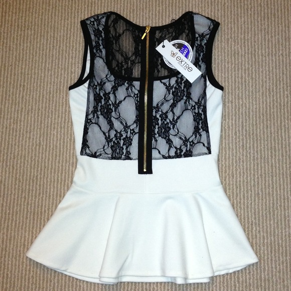π BUNDLE πWhite Peplum Top & Long necklace - Picture 4 of 4
