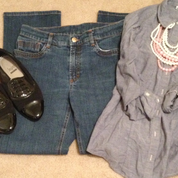 Host Pick π Loro Piana Jeans - Picture 2 of 4