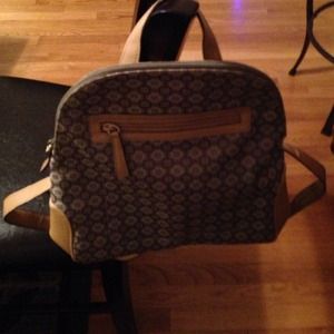 I am selling a nine W. backpack