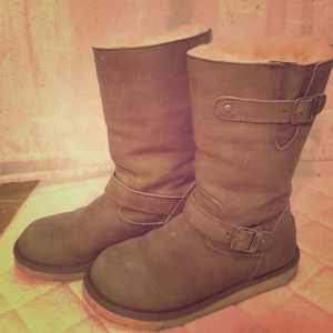 🎉reserved🎉💯authentic UGG boots. So cute!