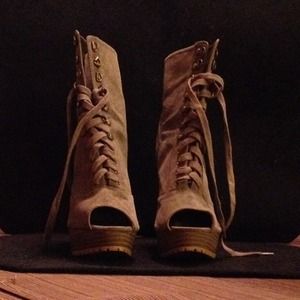 Open toed HIGH heel booties