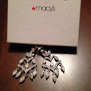 Bracelet and earrings