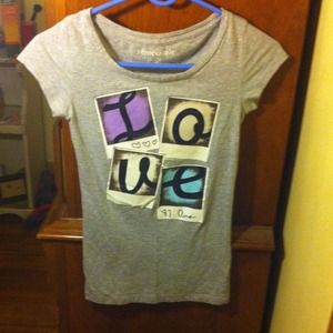 Aéropostale shirt that says love