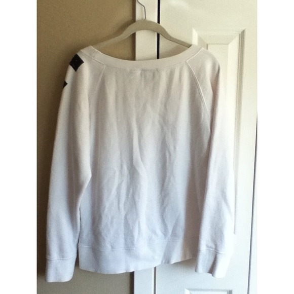 🚫SOLD🚫 volcom white pullover! - Picture 2 of 4