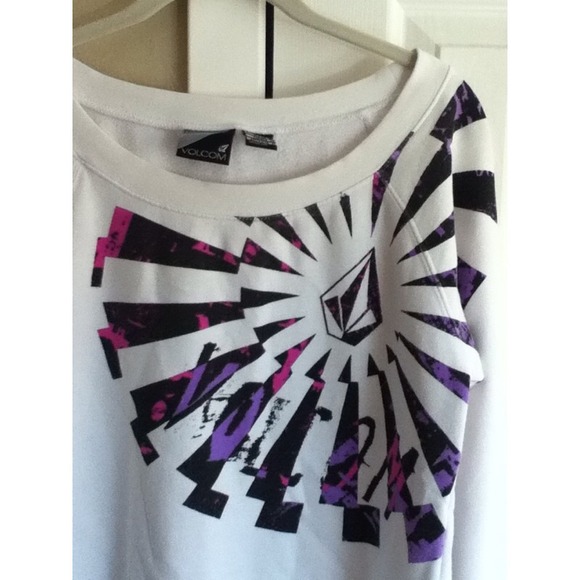🚫SOLD🚫 volcom white pullover! - Picture 3 of 4