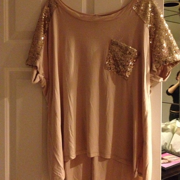 Beige and hold T-shirt