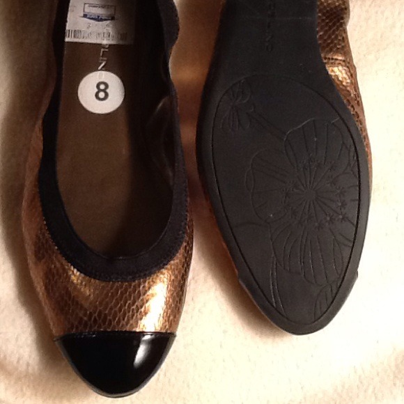 REDUCED Bronze and black bandalino flats - Picture 2 of 3