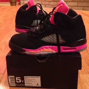 Air Jordan 4 Retro Size 5 💯
