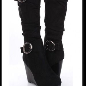 Black wedge boots