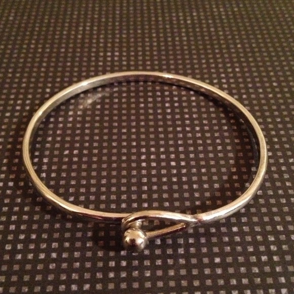 🎀Sold in Bundle!🎀 Silver Bracelet