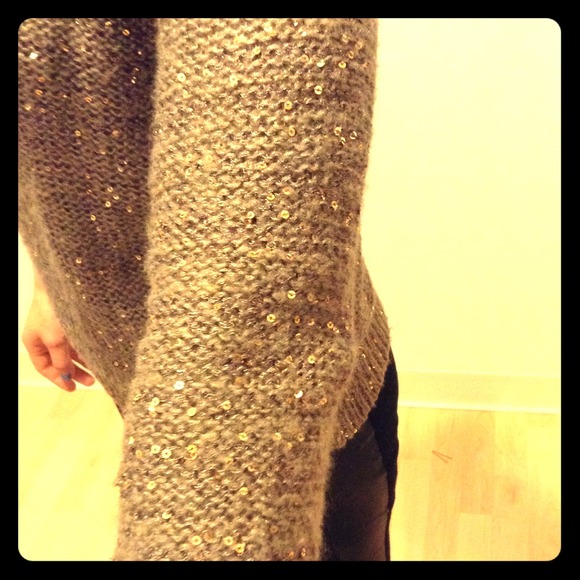 Glam sweater, greenish brown gold!