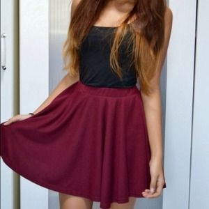 Brandy melville maroon skirt