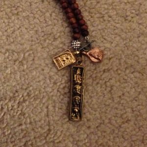 Stella and Dot wood beaded necklace