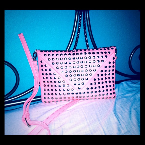 Studded  clutch
