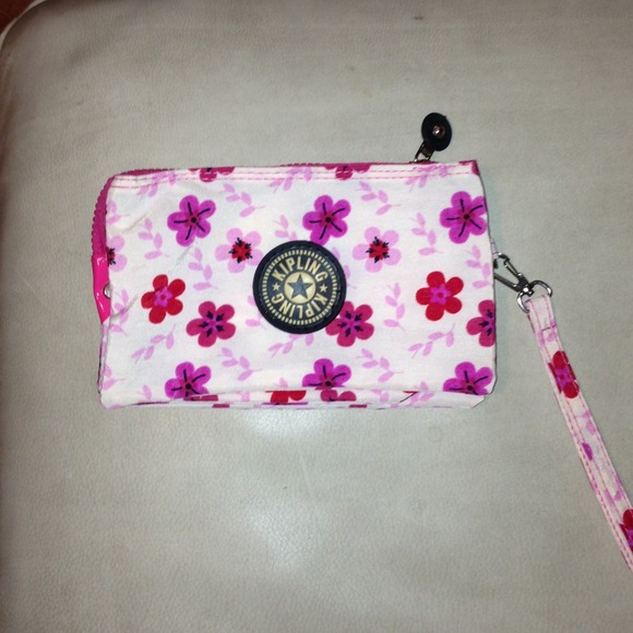 💢SOLD💢Kipling 3 in one Cosmetic Bag