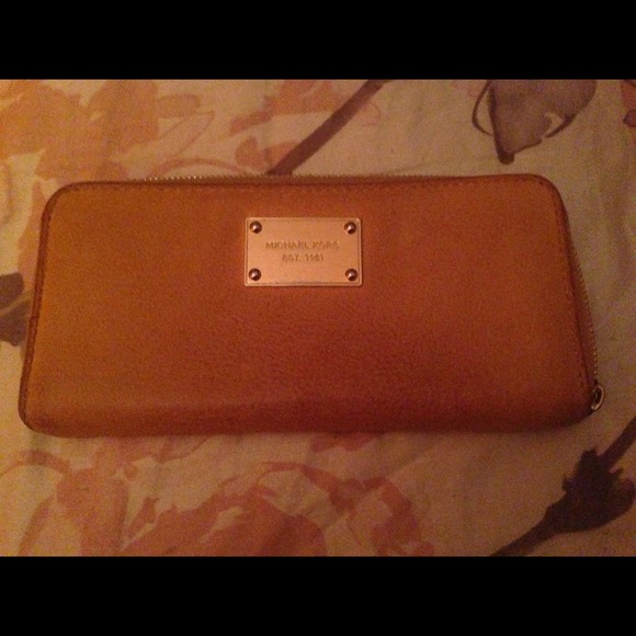 SOLD🚫✋👐 Authentic michael kors wallet