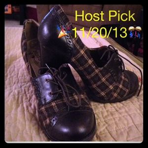 🎉🎉HP 11/20🎊🎊Mudd Oxford Heels, Rosemary Brown