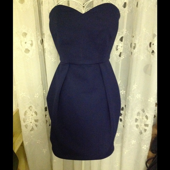 Ronny kobo  Dresses & Skirts - Ronny kobo navy sweetheart strapless dress