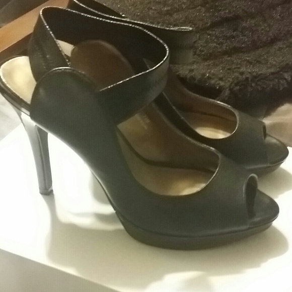 Black shoes - Picture 2 of 4