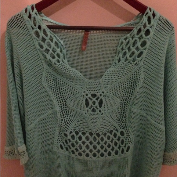 Crocheted tunic - Picture 2 of 3