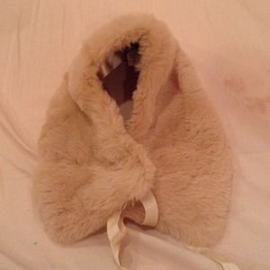 Cream/beige colored Theory neck muff