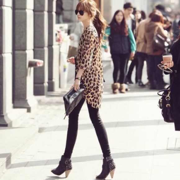 Lux sheer leopard chiffon top - Picture 3 of 4